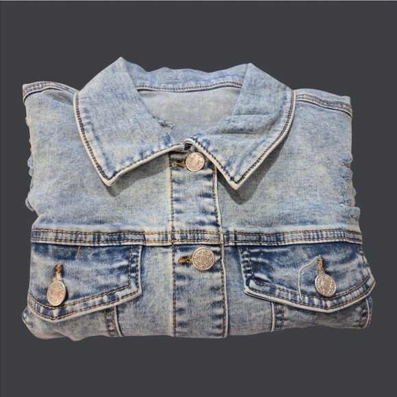 Women's Distressed Cropped Denim Jacket Light Wash Frayed Hem Size Large Blue - Picture 7 of 9